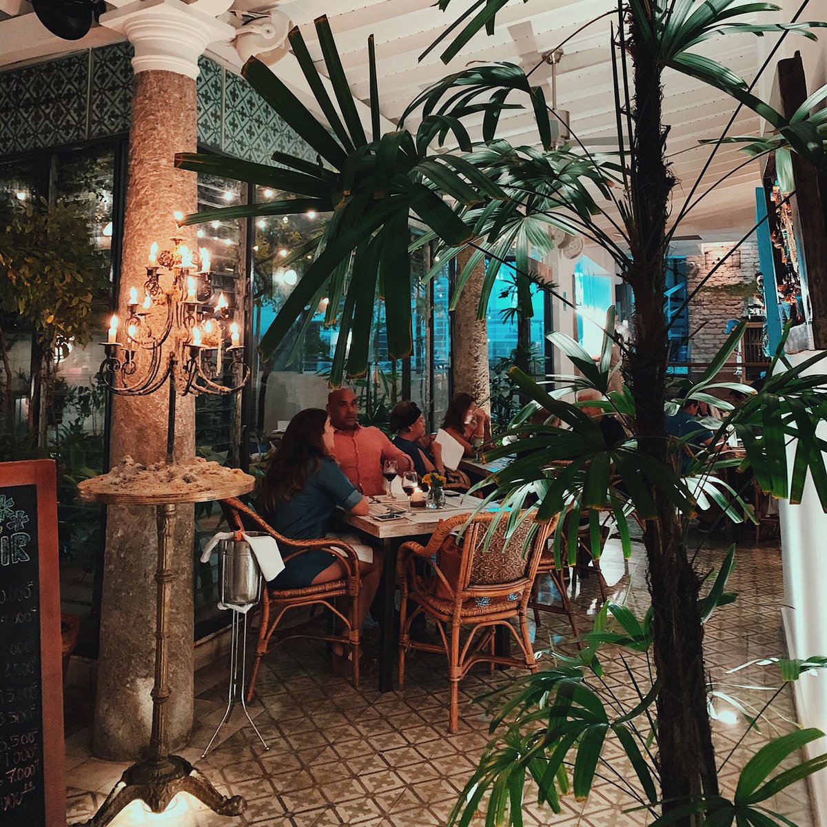 Espacios para consentirte en la casa Nº26 de La Asunción. 

#GuillerminaRest #Venezuela #LaAsunción #CocinaVenezolana #Gastronomia #Turismo