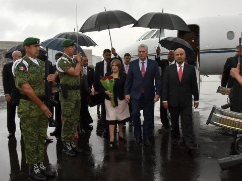 HOWARD87341381's tweet photo. El Presidente de la República de #Cuba, Miguel M. Diaz-Canel Bermúdez, llegó #hoy a #México para cumplimentar una visita oficial a ese país. @embacuba_ecuad @CubacooperaEc @CubacooperaEcMC @cubacooperaCu https://t.co/PPyHmDhxQQ