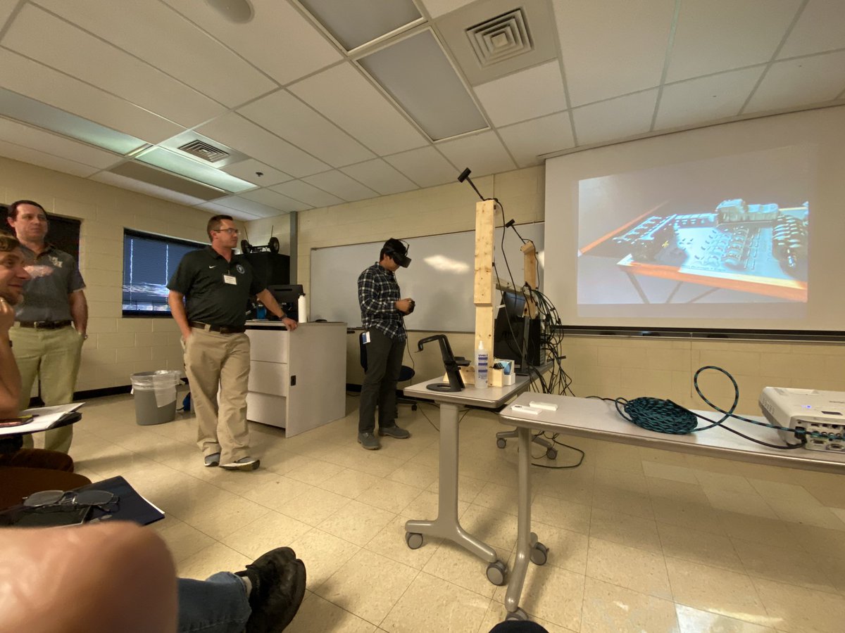 HussainAutos's tweet photo. Great presentation by @mradkinsauto and @timothyjheim on how you can implement VR into the technology classroom! #ICAIA #VR https://t.co/YnToCna04H