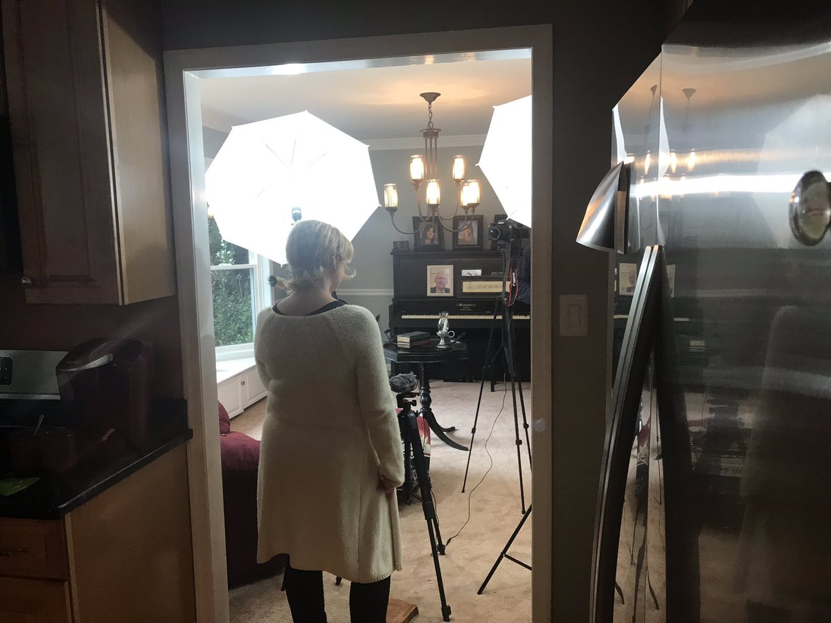 SuzanneFoxVA's tweet photo. Had my close up with Mr. DeMille today — shot a bunch of brand new video ads. Look for them across social media next week! #suzanneforsenate #foxinfocus #winningforwomen #changevirginia 🦊 https://t.co/UqFegUJA0d