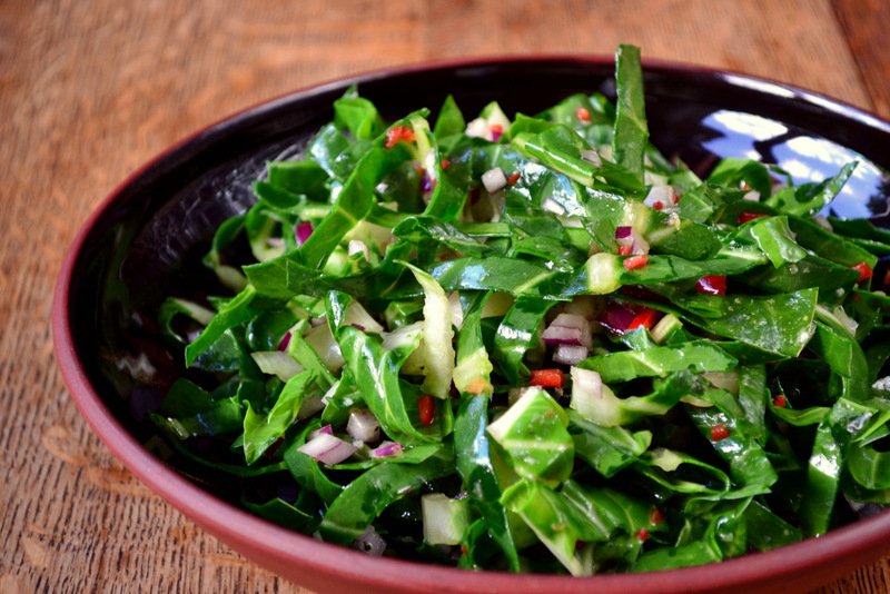 LoriShemek's tweet photo. Low levels of inflammation on a chronic basis can lead to disease.

Do your best to keep #inflammation in check by choosing a wide variety of delicious, antioxidant-rich foods.

Dark chocolate, fish, leafy greens, extra virgin olive oil are just a few foods.

#healthychoices https://t.co/JnEjoxDUZL