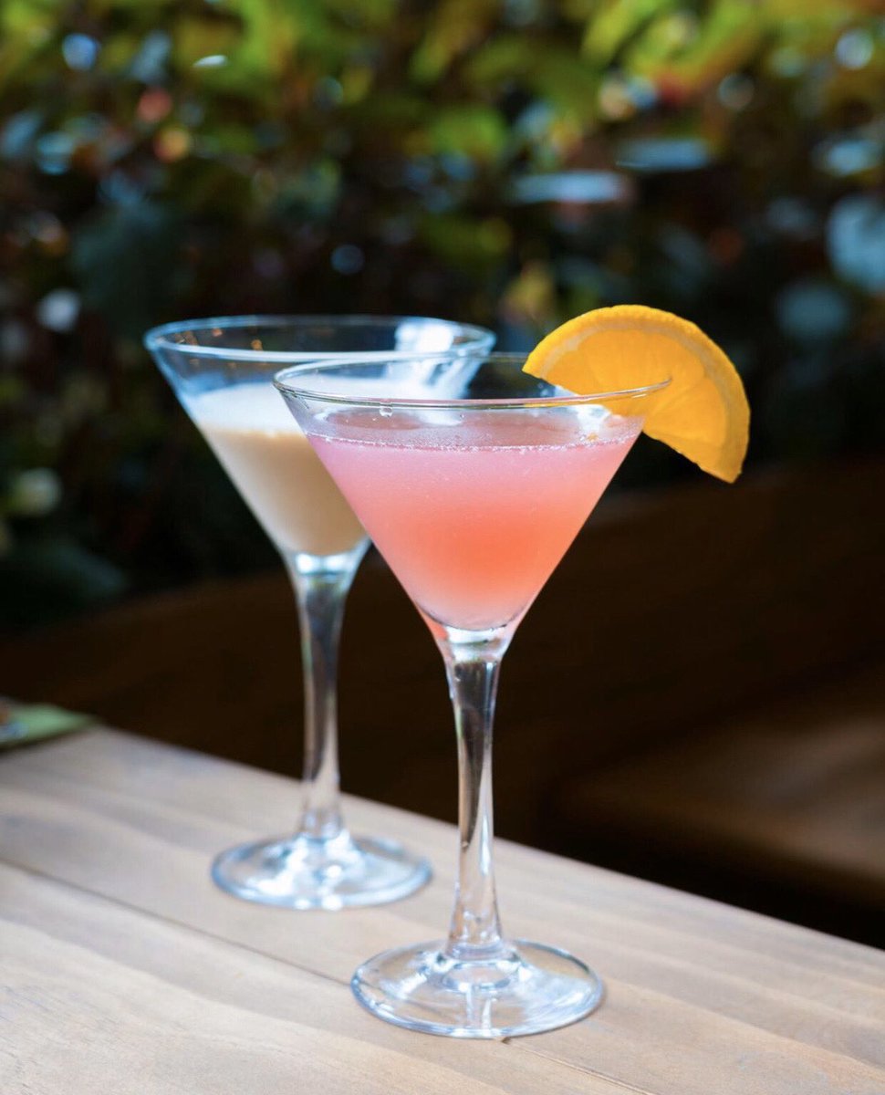 HOTHOUSETO's tweet photo. Shaking things up every Thursday with $8 Martinis!  🍸 
📸: @Instantonium https://t.co/znSezD4xTH