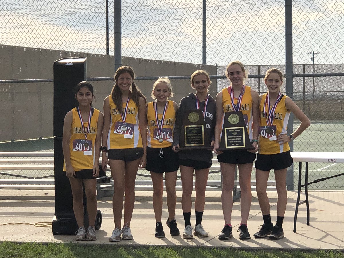 cheezyniecee's tweet photo. CMS -XC district champs! Great job girls &amp; guys @CrandallSports @CrandallMiddle @ladypiratesCMS @CMSSports1 https://t.co/bfGn1eswbD