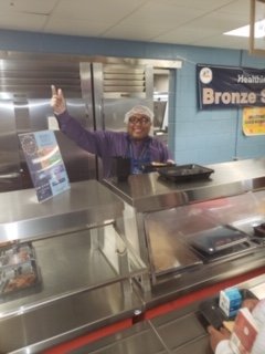 PrincipalThom's tweet image. @DrNHenderson @erichollinhead   #Adminchallenge  Principal Vs. AP of who could serve students the quickest! 
 This was a blast as we supported Nutrition Week!