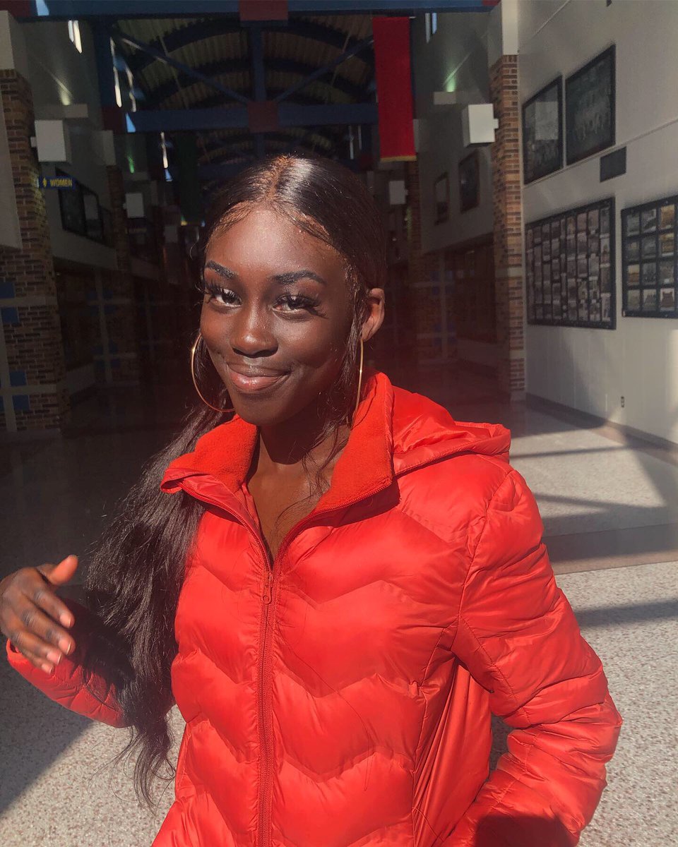 GatwechFriday's tweet photo. skin so beautiful it really is a blessing 😻 https://t.co/X1giQ6A07L