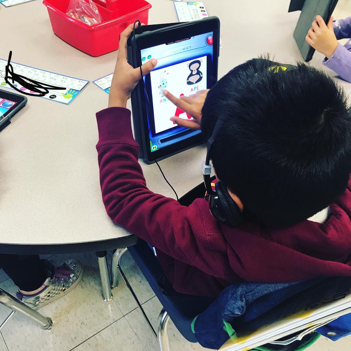 HirschhornDugan's tweet image. Our first time using Smarty Ants was a success! @FJDugan @MTPSNJ @Achieve3000 #ipadlearning #mrshkinderkrew #dugandragons