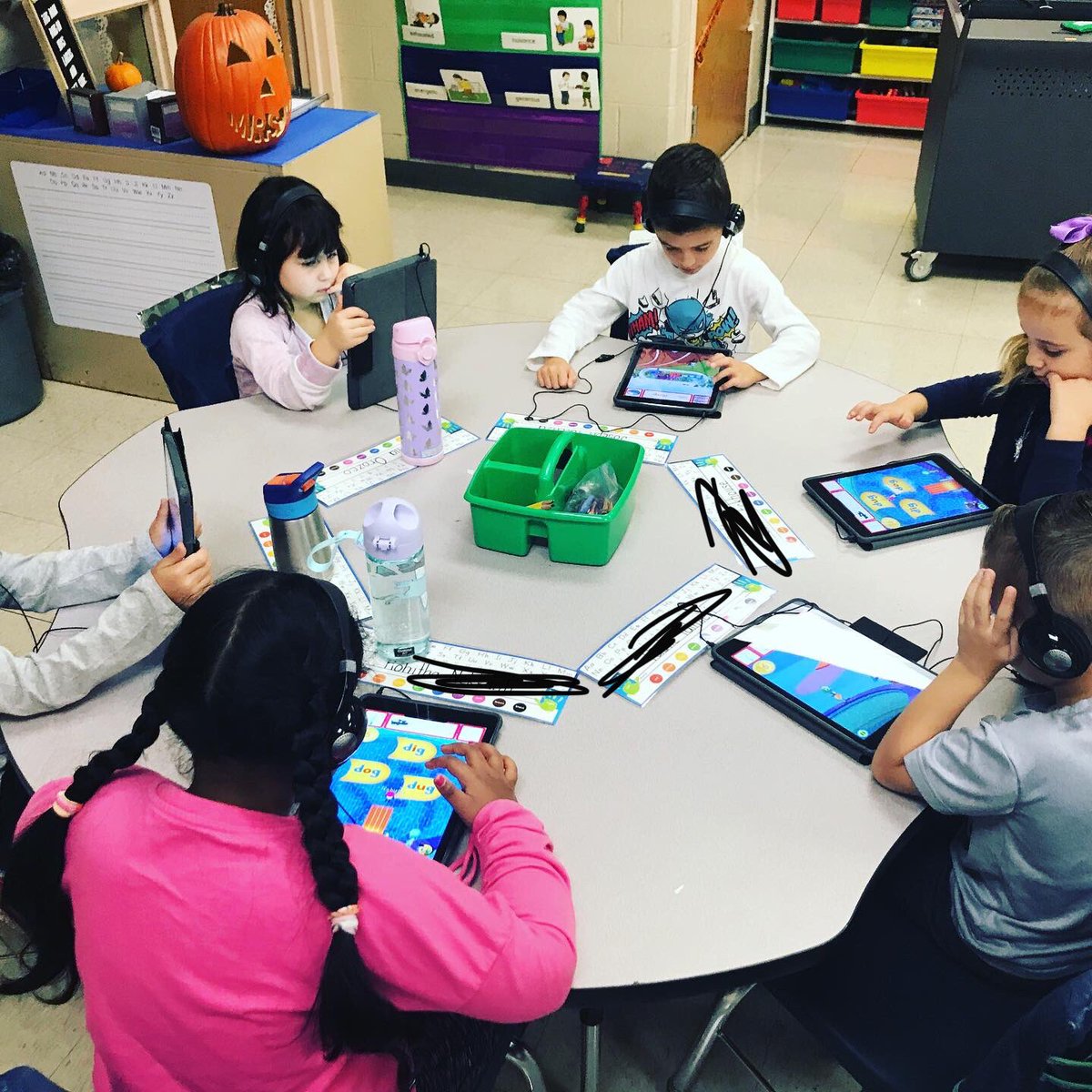 HirschhornDugan's tweet image. Our first time using Smarty Ants was a success! @FJDugan @MTPSNJ @Achieve3000 #ipadlearning #mrshkinderkrew #dugandragons