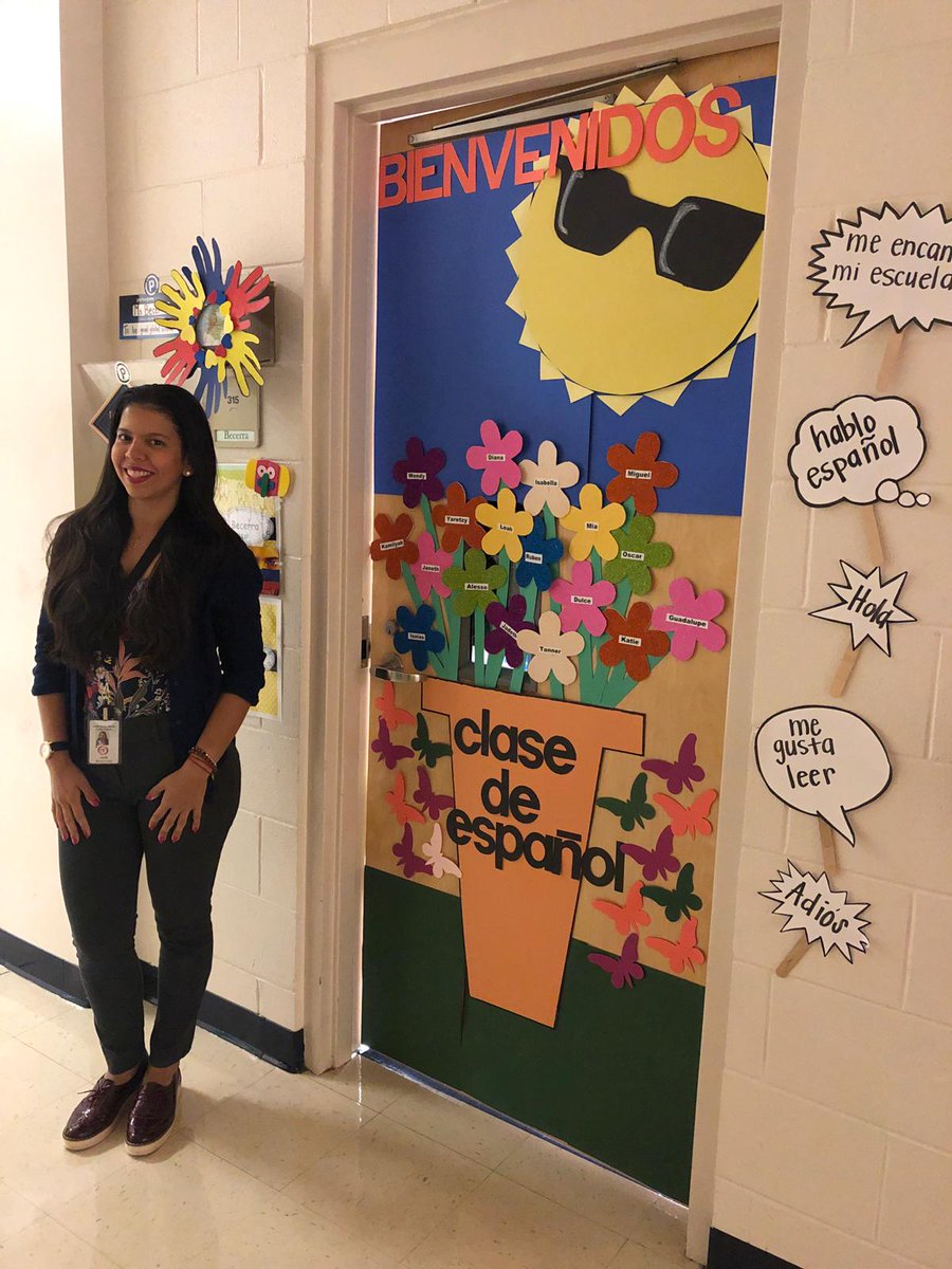 ImmersionNc's tweet photo. @Marcebecea first grade teacher of the spanish immersion program, she is from #Colombia and has been teaching for three years into this program. 
As a matter of fact she leads the program on #BaileyElementary #Howiparticipate  #NashRockyMountSchools https://t.co/kP6EdiTeQI