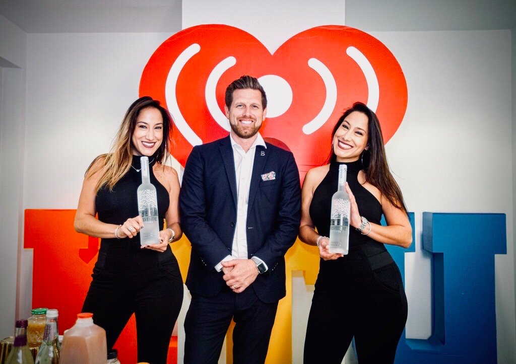 luluylala's tweet photo. Mixed it up #inthestudio today with @belvederevodka for #ThirstyThursday! Thank you so much Brian for showing us how to craft some amazing cocktails. Cheers! πΉ #DrinkResponsibly #ThePerfectPear #BelvedereVodka @1035KTU @iHeartRadio https://t.co/xORP14NemC