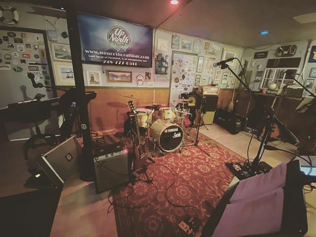daustin627's tweet photo. My office for tonight... #detroitmusic #recordrelease #luckyjr #drums #stage https://t.co/tGN2YkCZXF https://t.co/Qx9ppGLWpM