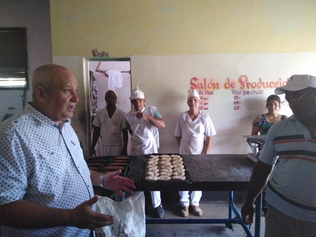 irisqr700927's tweet photo. Recorrido por la provincia Artemisa e intercambio con los trabajadores y cuadros de la industria alimentaria. https://t.co/illJ6obkuB