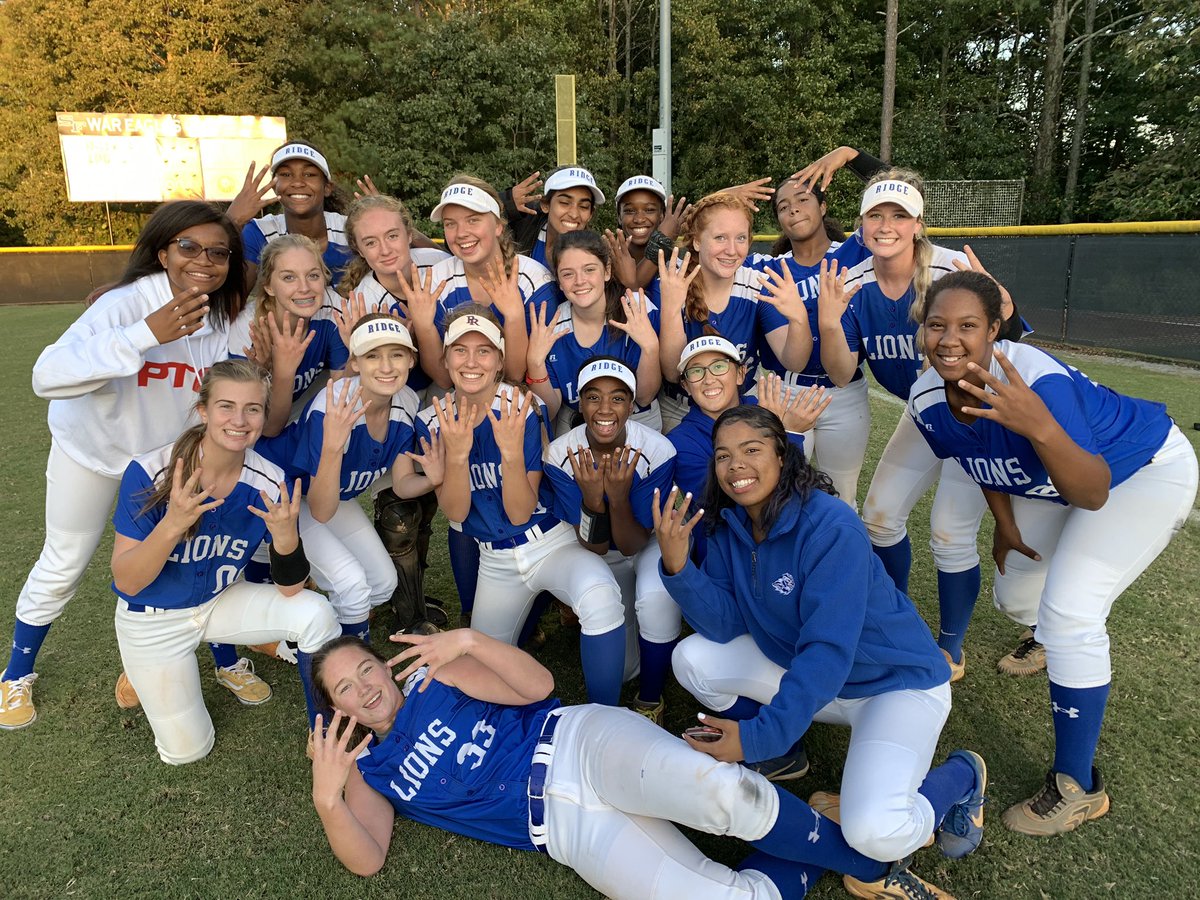 PRidge_AD's tweet photo. 🚨GREAT WIN!🚨

Columbus Bound!

Trailing 3-1, @PRHSSoftball scores 4 runs in the top of the 7th to take a 5-3 lead. 

In the bottom half of the 7th, the Lions throw TWO CONSECUTIVE RUNNERS OUT AT HOME PLATE to end the game! 

UN-BE-LIEVABLE‼️

#AtLargeBid #Cinderella #OneRidge https://t.co/CAEC68MxLY
