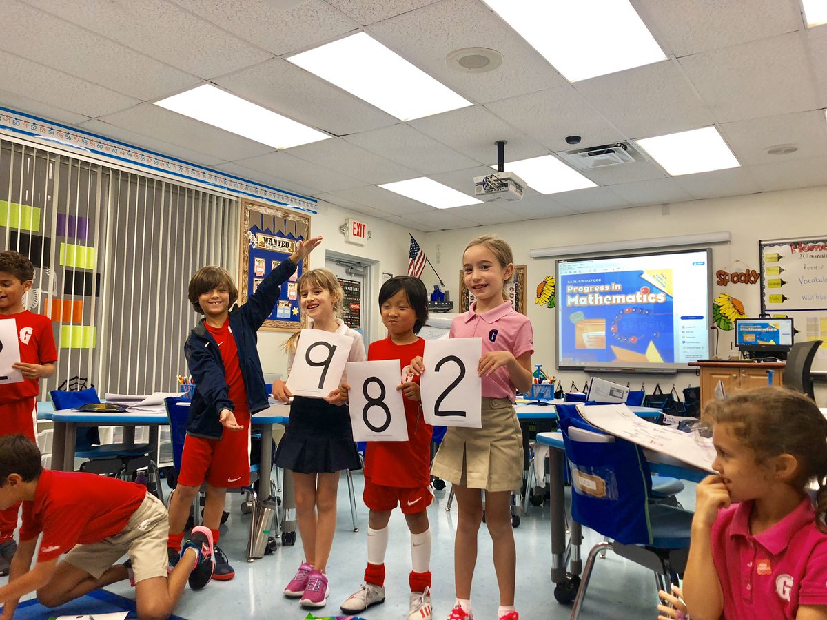 FatimaGinf's tweet photo. 2nd graders learn about comparing numbers up to 100. Interactive math fun!#gslearning https://t.co/2XCkLbiZjd