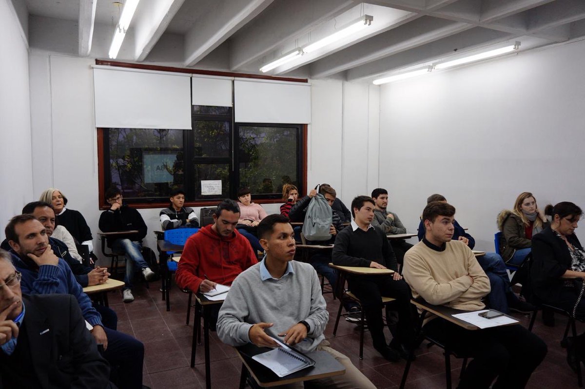 GLOBA_PBA's tweet photo. ¡Última capacitación de #LaboratorioPyMEx en #Campana! 

Gracias a #MiguelDiLorenzo y a todos los que participaron!! #GLOBA https://t.co/LTEHLyWD4m