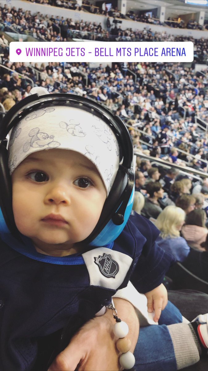 ErickaBeaudry's tweet photo. First jets game!! @WpgJetsPR @NHLJets https://t.co/W2VYqZyZQP