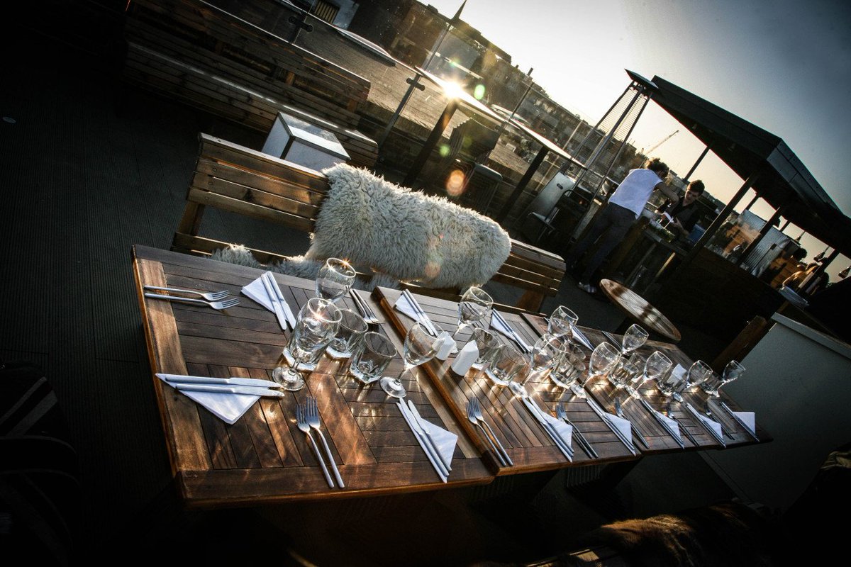 🍹 Cocktails
🍽 Eats
🎧 DJ &amp; dancing
⓸ floors
💫 In the heart of one amazing city