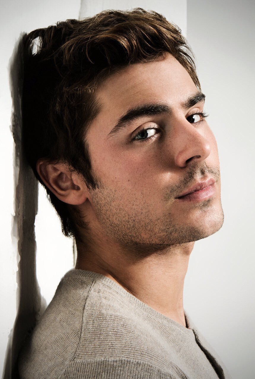 ¡Happy Birthday Zac Efron! Zac\s turns 32nd today  I love you  