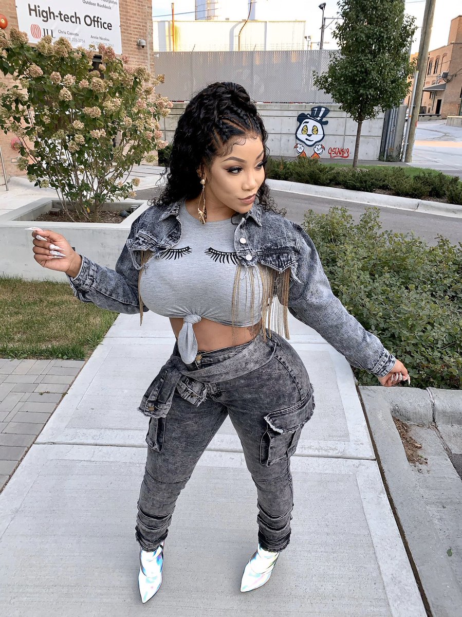 Irene_The_Dream's tweet photo. People will stare so why not make it worth their while 😜🤑😍🧜🏽♀️💎
Shop: #PicturePerfectStyle.Com
Search/Name: Charcoal Denim Set “WITH” Eyelash T-Shirt https://t.co/NBflFqBgmr