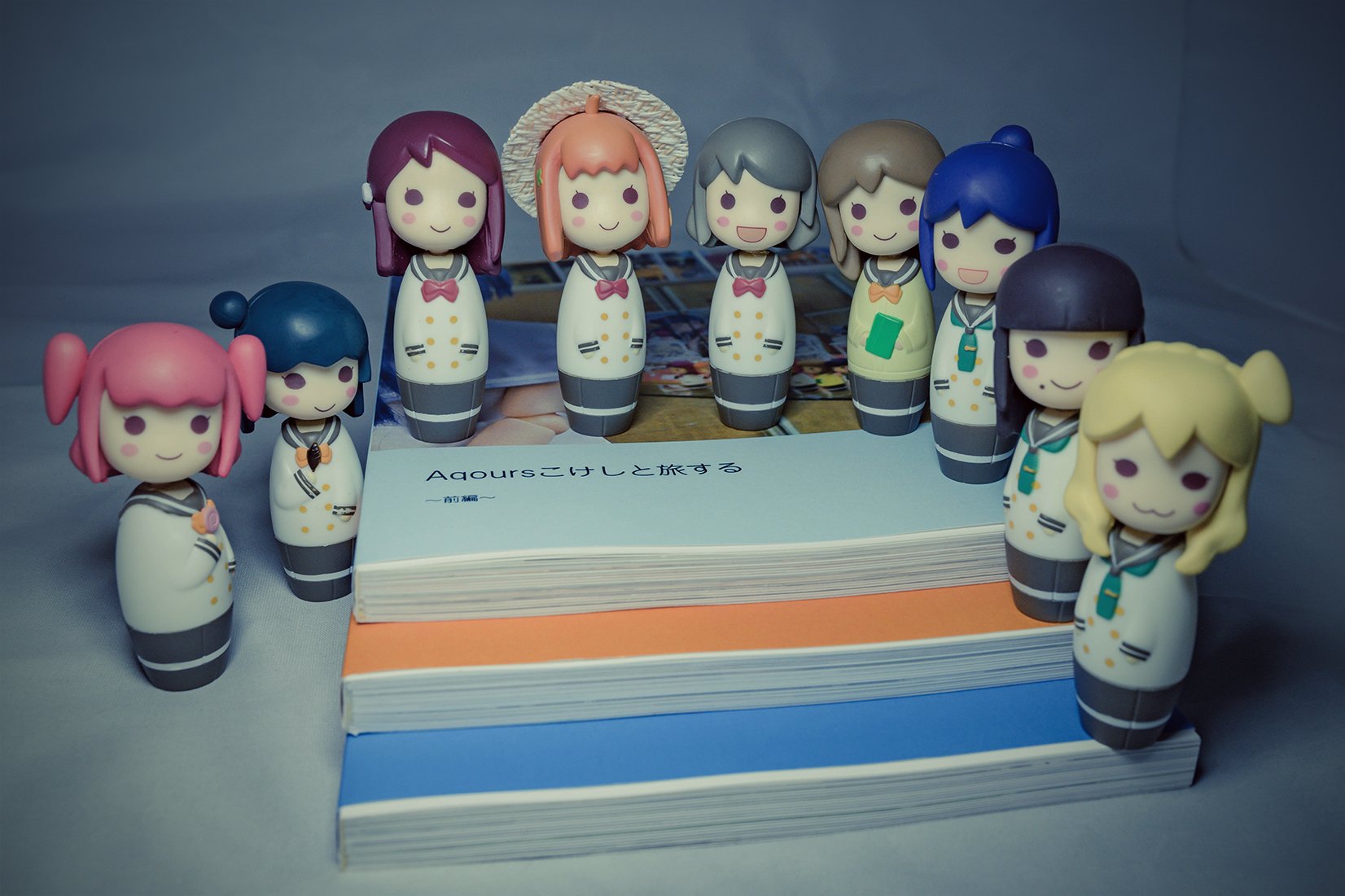 尾尻進矢 フォロワーの椋さんからaqoursこけし写真集を頂きました なんと三部作 感激です Aqoursこけしと旅する T Co Mbxockzw Twitter