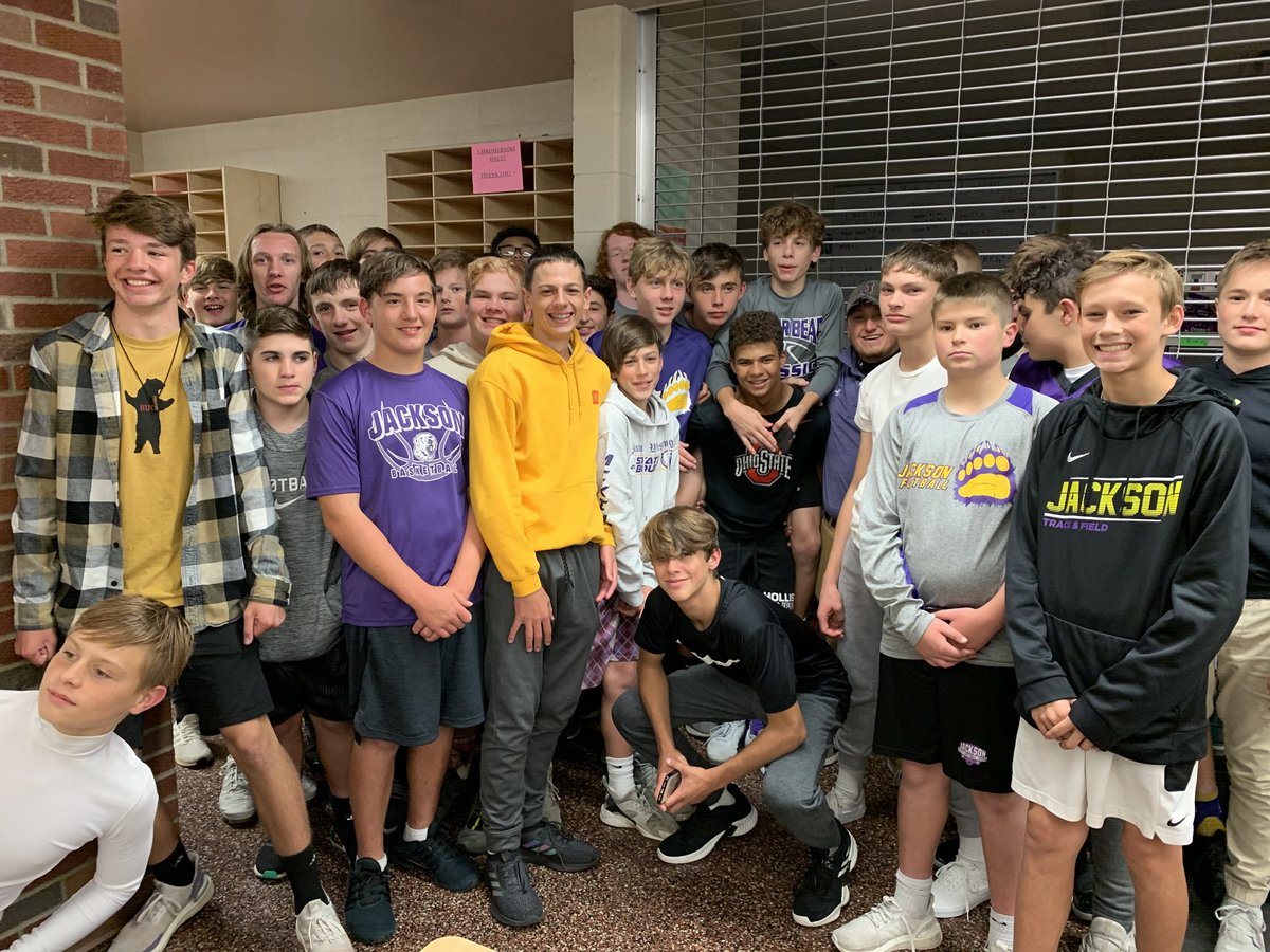 JMMS_Athletics's tweet photo. Team and coach Young taking time for quick photo at banquet. #JMMSBEARS https://t.co/zjwjUEB1L5