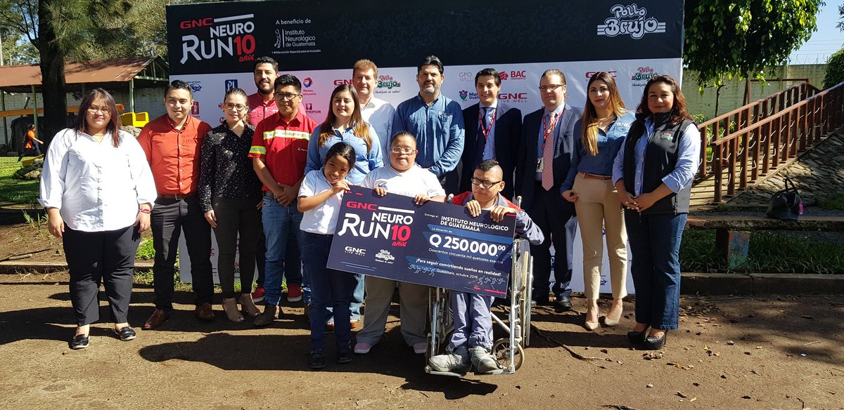 UP_RRPP's tweet photo. Entrega de fondos de la 10° #NeuroRun al @neurologico_gt por parte de los patrocinadores. @ARCADENOEGT @GNCGuatemala https://t.co/PHSLxUj0nN