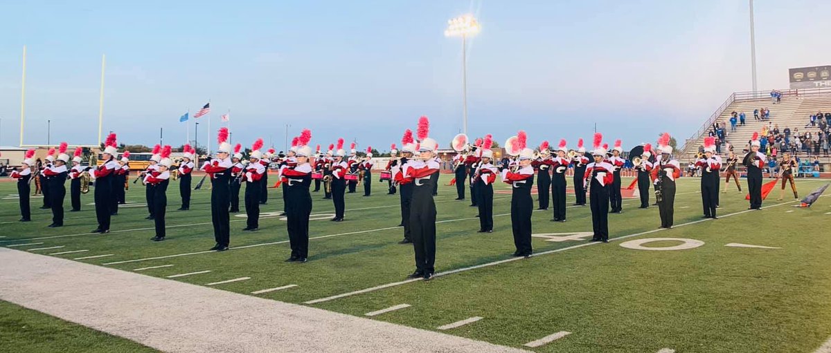 cahs_band's tweet photo. Photos from Tonight's Pink Out Game! Great Job Titans! #PinkOutCancer #CAHSTitans @middelnews @CAHSTitans @MWC_Beacon #MDPurpose https://t.co/Do9h5zMshh