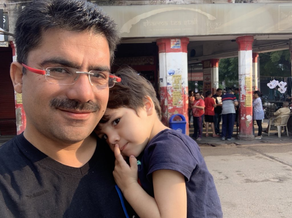 sardanarohit's tweet image. लखनऊ की सुबह और शर्मा जी की चाय!