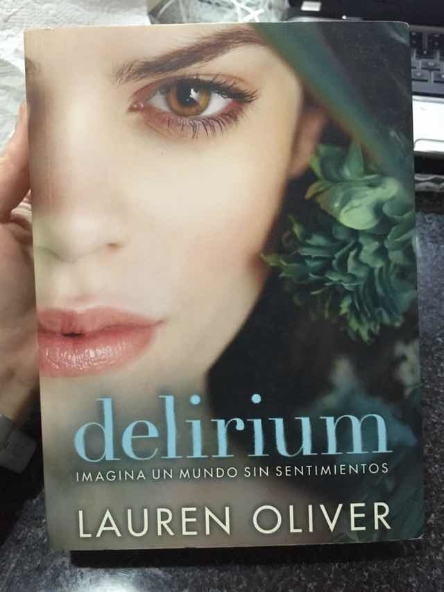 MPalaabras's tweet image. Hey me recomendaron este libro ¿alguien lo conoce? ¿Esta padre?