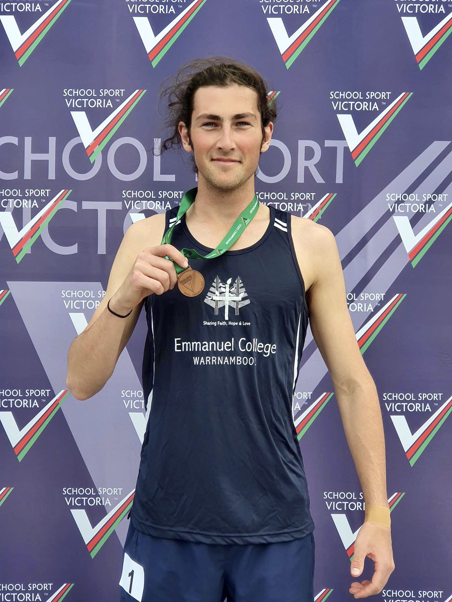 An update from the State championships. Grace Kelly also won silver in the 200m and Ruben De Silva Smith will bring home a bronze medal from the 800m event.