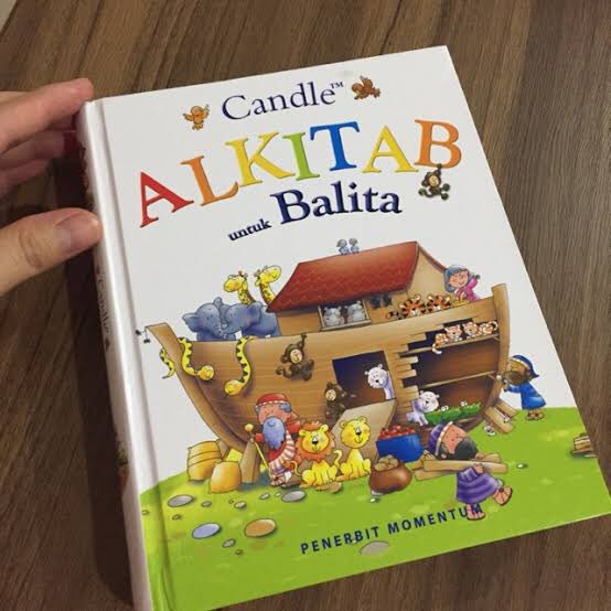 chibishops's tweet photo. Alkitab untuk balita. 2 bahasa inggris &amp; indonesia. 
Berisi kisah2 di alkitab + gambar2, 
yg mudah dimengerti anak usia bayi &amp; balita. ajarkan mengenal Firman Tuhan semenjak kecil,
sehingga anak2 tumbuh jadi anak 
yg cinta Tuhan. Order WA: 087877000245 https://t.co/BIppPi7gcN