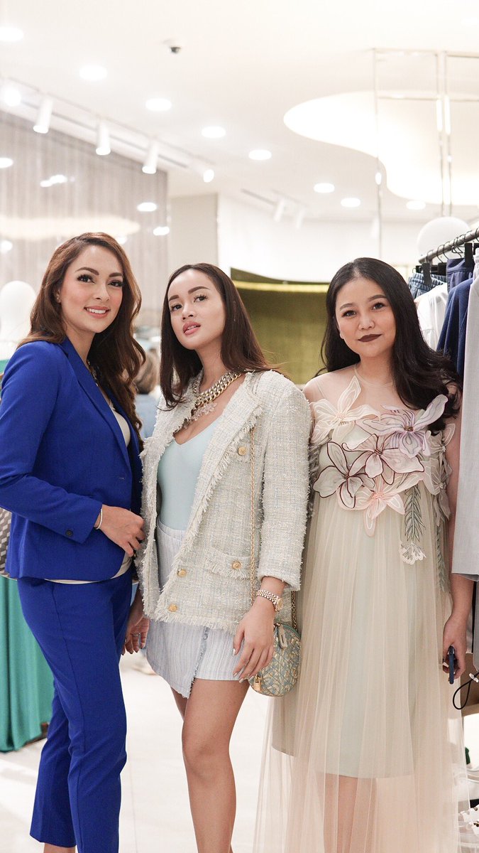 senayancity's tweet photo. From Masari 2nd Anniversary Celebration with Fall Winter 2019 Fashion Presentation at Senayan City GF.
-
#SCHYPE #SCSPOT #SENAYANCITY https://t.co/SE5pei21SC