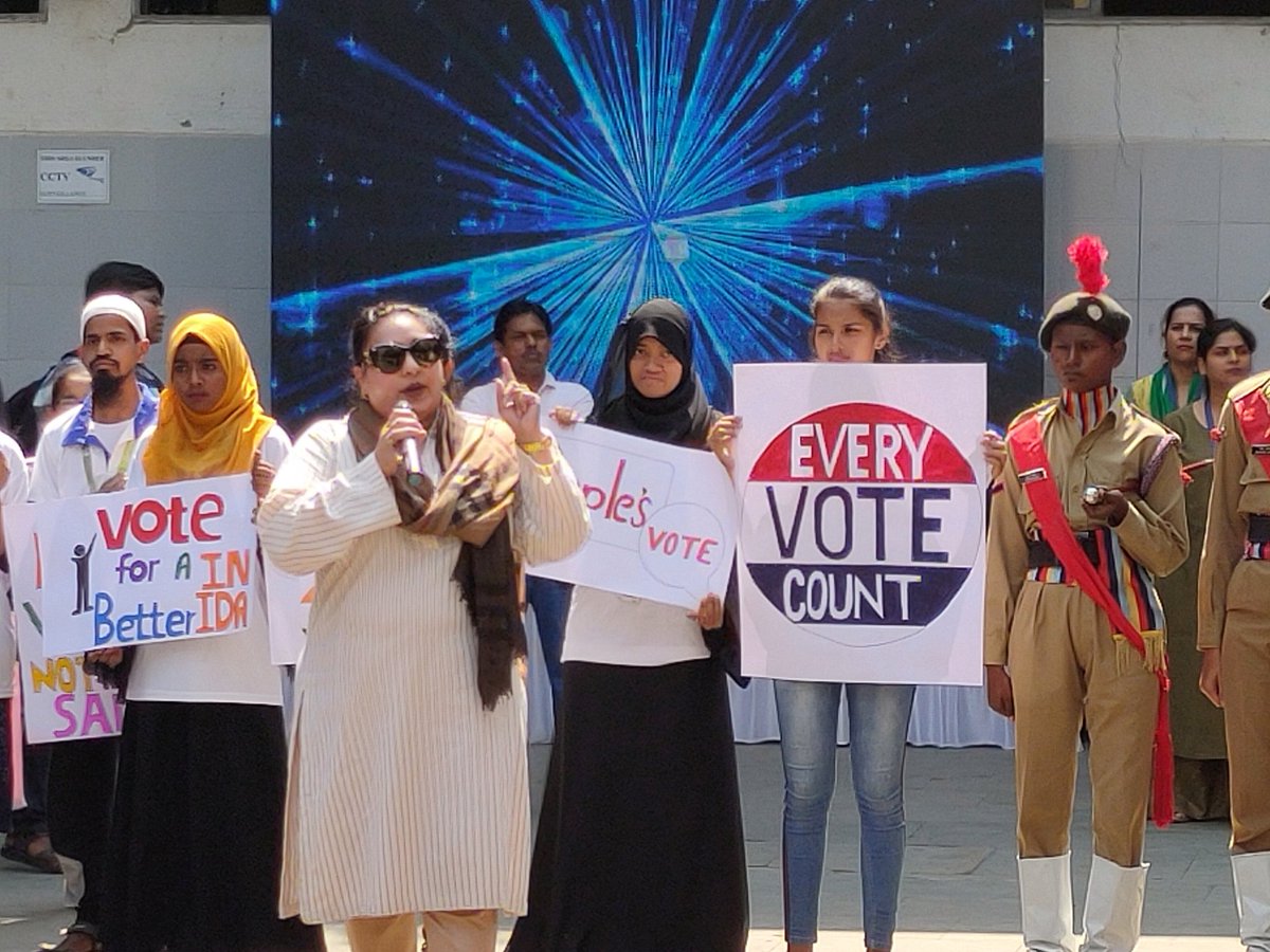rubyakki's tweet photo. Initiated a week long Voting Awareness Campaign at Rizvi Education Society with Officers from SVEEP#Celebrating Democracy #adv. Mrs. Rubina Akhtar Rizvi. https://t.co/ERRD1ICGZ4