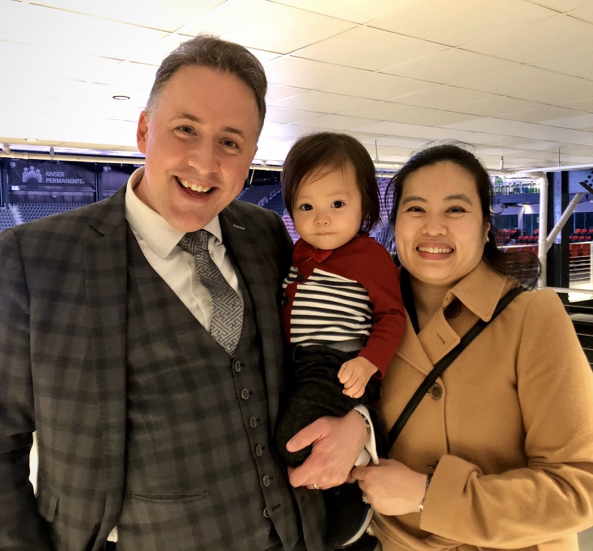 DCMichaelA's tweet photo. Think globally, act locally.  A great night of supporting #local and independent businesses in #DC at the @thinklocaldc #LocalFirstAwards!  Proud to be on the TLF board &amp; for @LINKstrategic to support this great org!  Also proud to have my #family with me tonight ❤️ #LINKmobile https://t.co/Cw8sI3gFZH