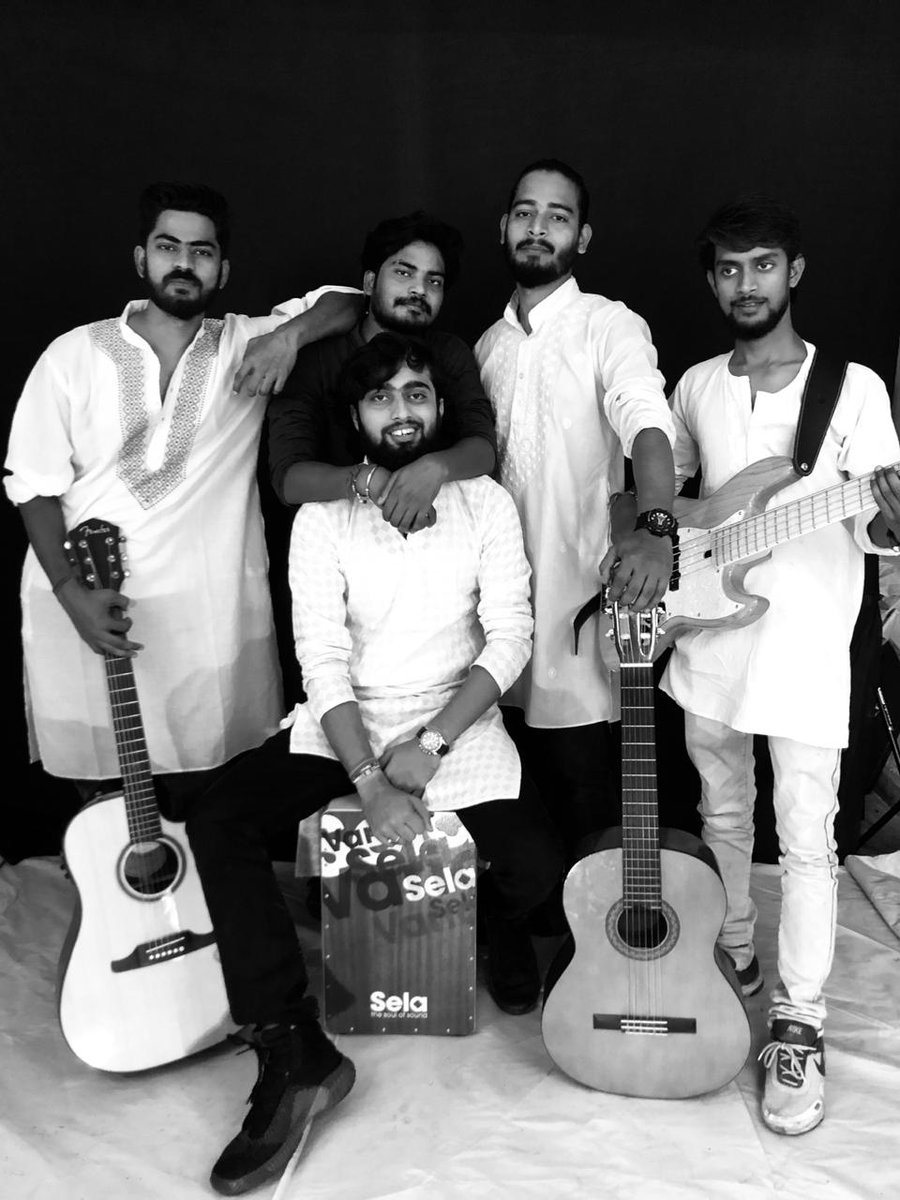 sanjaykumar30sk's tweet photo. Photoshoot Time @band_catalyst Stay tuned #StayBlessed🎸 https://t.co/YBB63pj6Zk