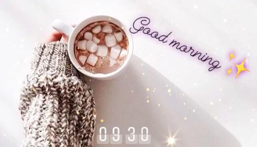 Businkii's tweet photo. Утречка! Рейли одолжил мне свой свитер, он тапкой большой и мягкий🥰 https://t.co/53FztyB9I1
