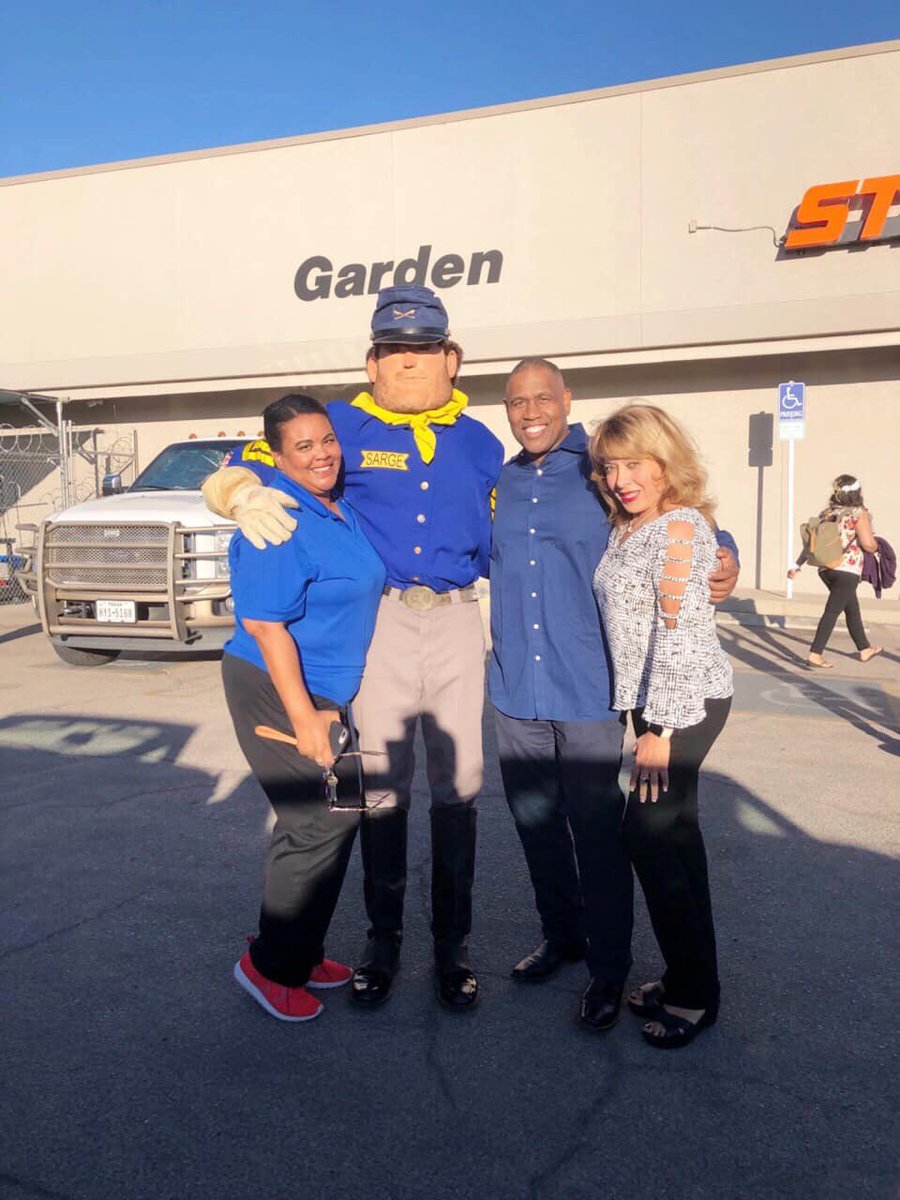 MaryAnnOlivas66's tweet image. Friends Forever. Shine On. #EASTWOOD  #CLASSOF84 @Foss_Sports