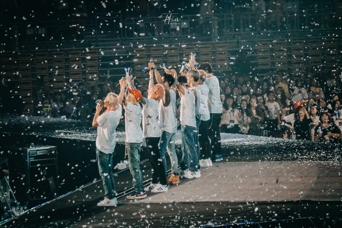dalittlehiu's tweet photo. Super Show 8 in Seoul.
오래오래 함께 해서 고마워요 💙

#SUPERJUNIOR #슈퍼주니어 #SUPERSHOW8 https://t.co/MBIkJFo8PT