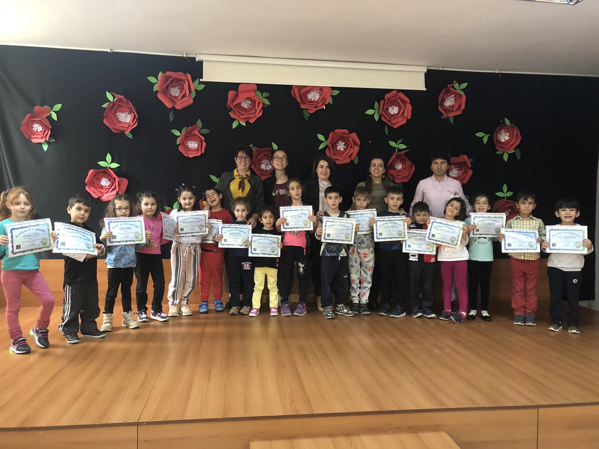 NYSAnaokulu's tweet photo. Kod Haftası kapsamında code org programında 1.aşamayı tamamlayan öğrencilerimize sertifikalarını takdim ettik. #CodeWeek #CodeWeekHarezmi @memleventyazici @Istanbul_ILMEM @gokcimen03 @umraniyemem @harezmimodeli @harezmiumraniye https://t.co/UGL6b1Z517