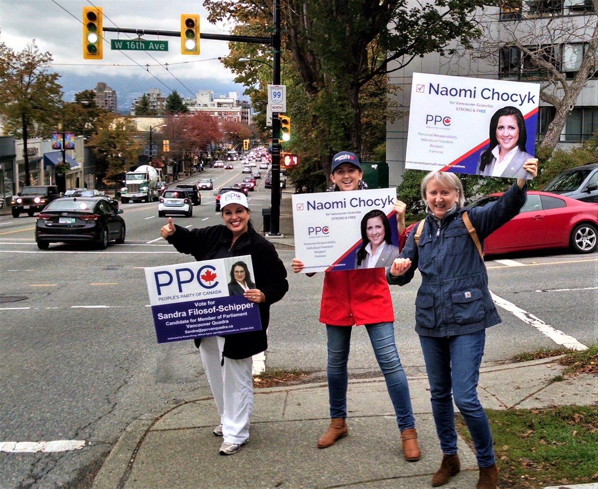 PPCNaomi's tweet photo. We have the best teams😊🇨🇦 Watch out for our signs #VanGran, #VanQuadra, #VanCentre & #VanEast! #PPC2019 #Vancouver #cdnpoli #elxn43
@FilosofSandra @ivanpak8 @PPCVanEast @KarinLitzcke @PPCVanCentre https://t.co/ODF7xZndXA