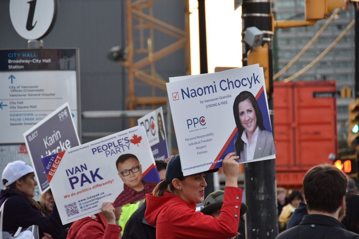 PPCNaomi's tweet photo. We have the best teams😊🇨🇦 Watch out for our signs #VanGran, #VanQuadra, #VanCentre & #VanEast! #PPC2019 #Vancouver #cdnpoli #elxn43
@FilosofSandra @ivanpak8 @PPCVanEast @KarinLitzcke @PPCVanCentre https://t.co/ODF7xZndXA