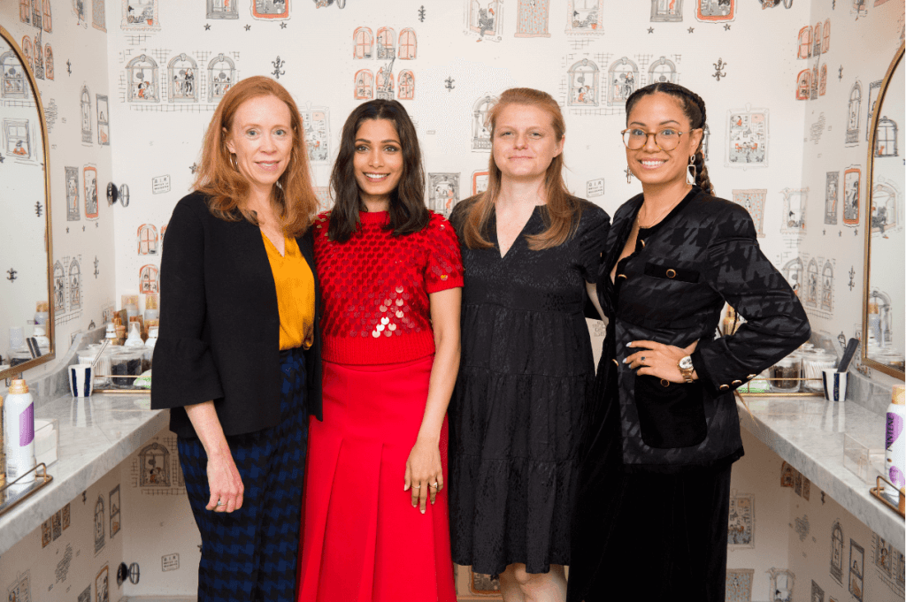 CLARKS CON FREIDA PINTO &amp; GIRL RISING per celebrare L’INTERNATIONAL DAY OF THE GIRL allinfo.it/wp/2019/10/18/…
