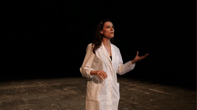 TEMPO AL TEMPO | Sara D’Amario sabato 19 ottobre porta in scena lo spettacolo teatrale Sfumature di donne di scienza allinfo.it/wp/2019/10/18/…