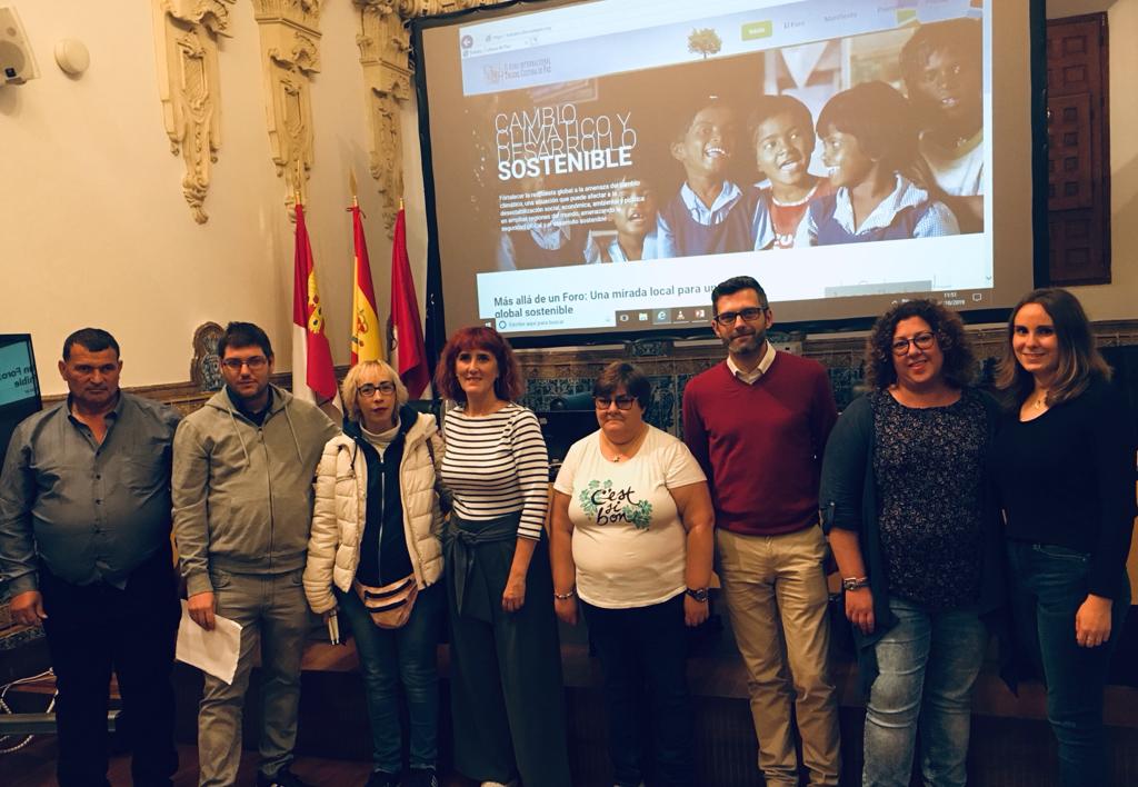 ADACE CLM habla sobre #discapacidad y #dañocerebral en los #ODS dentro de la mesa 'No dejar a nadie atrás' de <a href="/ForoToledoCdPaz/">Toledo Cultura de Paz</a> <a href="/plenaCLM/">PLENAINCLUSIONCLM</a> <a href="/ongdclm/">Coordinadora ONGD de CLM</a> #toledoculturadepaz