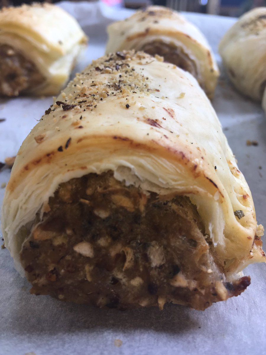 TheMarketCafe_'s tweet image. VEGAN “sausage” rolls available today and tomorrow @knutsmarket 

#vegan #vegetarian #sotasty #knutsford