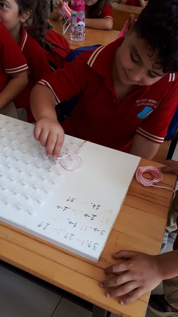 ItoGuclu's tweet image. 1/A sınıfı İğne ile kodlama etkinliği..#codeWeekEU #codeWeekMersin #codeWeekTurkey @MersinMEM @MersinMEMArGe @AdemKoca46 @BaykalBasdemir @MezitliMEM @EgitimHerYerde @gelecekegitimde