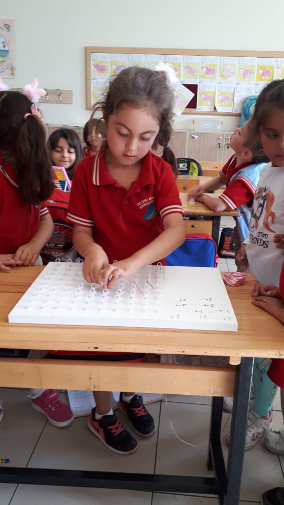 ItoGuclu's tweet image. 1/A sınıfı İğne ile kodlama etkinliği..#codeWeekEU #codeWeekMersin #codeWeekTurkey @MersinMEM @MersinMEMArGe @AdemKoca46 @BaykalBasdemir @MezitliMEM @EgitimHerYerde @gelecekegitimde