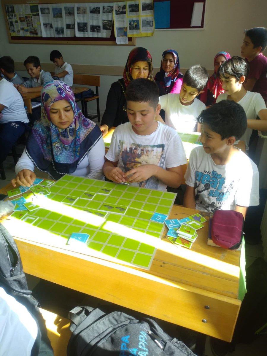 ItoGuclu's tweet image. Anneler babalar kodluyor..#codeWeekEU #codeWeekMersin #codeWeekTurkey @MersinMEM @MezitliMEM @AdemKoca46 @BaykalBasdemir @EgitimHerYerde @gelecekegitimde