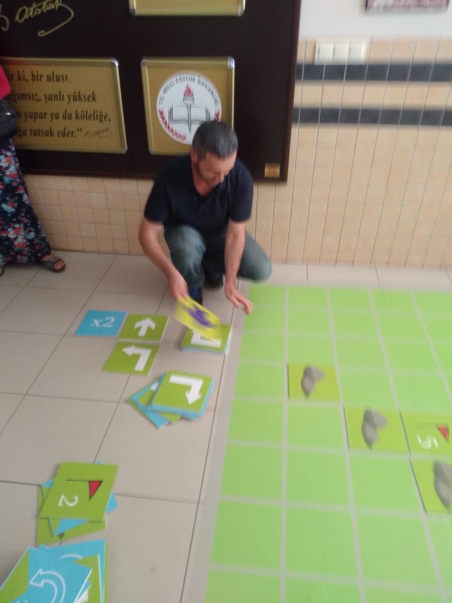 ItoGuclu's tweet image. Anneler babalar kodluyor..#codeWeekEU #codeWeekMersin #codeWeekTurkey @MersinMEM @MezitliMEM @AdemKoca46 @BaykalBasdemir @EgitimHerYerde @gelecekegitimde