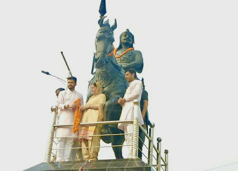 Anurag_Office's tweet image. श्री अनुराग ठाकुर ने हरियाणा विधानसभा चुनावों में कैथल में पार्टी उम्मीदवार के पक्ष में जनसम्पर्क व चुनावी सभा कर भाजपा की जनकल्याणकारी नीतियों से जनता को अवगत कराया।