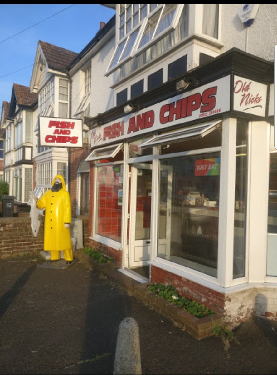 Zoeimbimbo's tweet photo. @djnickosborne @moresussex @IzzyBishop Old Nicks Fish &amp; Chip Shop! Pavilion Road Worthing, used them for 20+ years! Lol https://t.co/pwIhVOrEEk